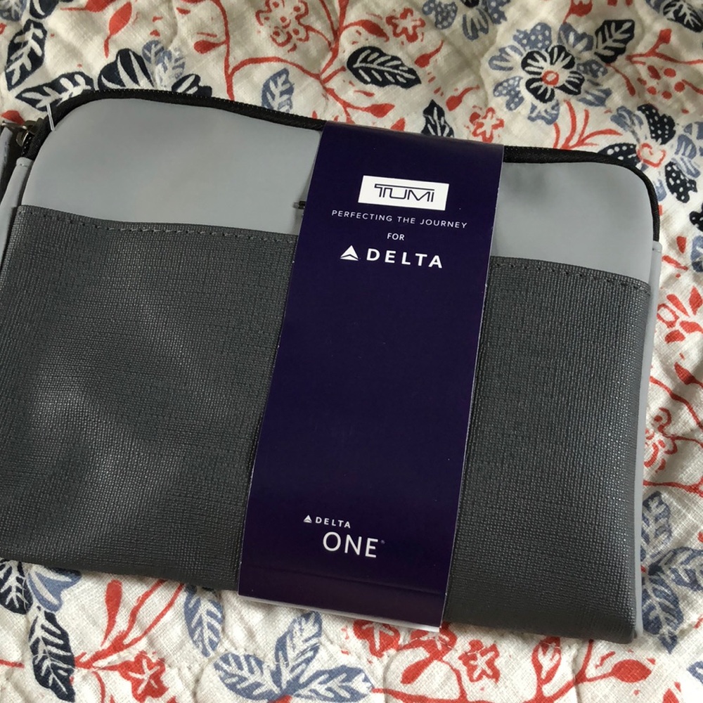 Delta One Tumi Kit